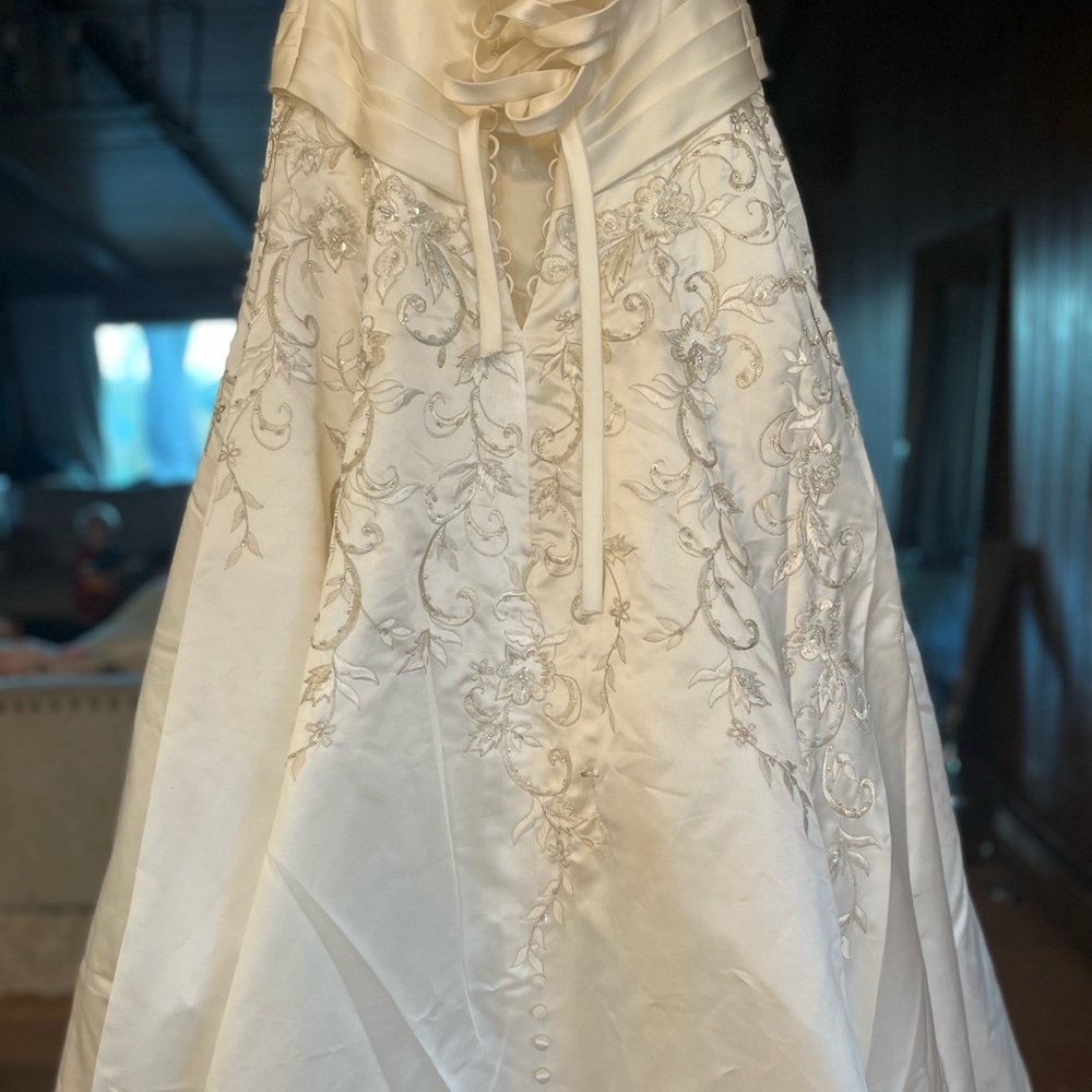 Strapless wedding dress lace up back - Picture 6 of 8